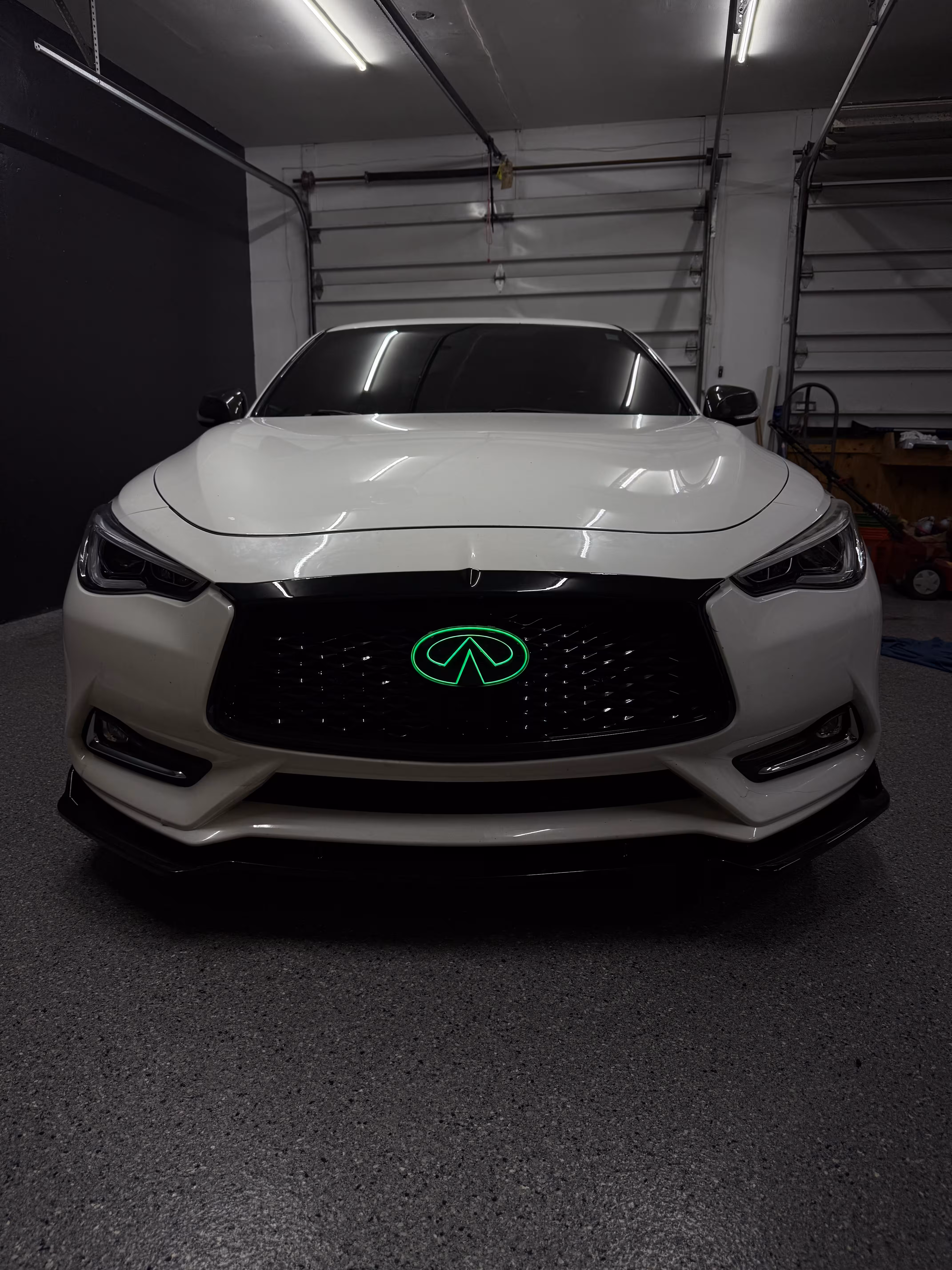 Nissan front with color changing logo